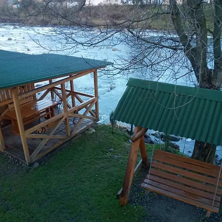 Yablunevyi Tsvit
