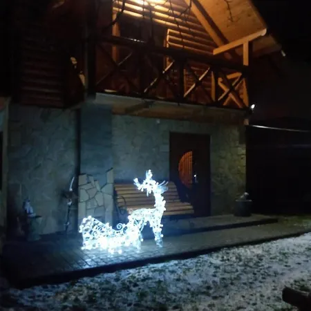 Yablunevyi Tsvit * Jaremče