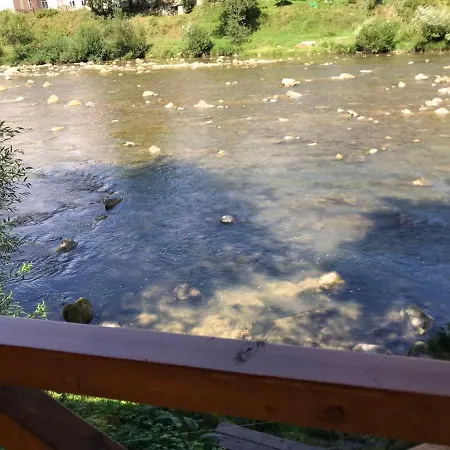 Yablunevyi Tsvit Yaremche