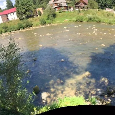 Yablunevyi Tsvit * Yaremche