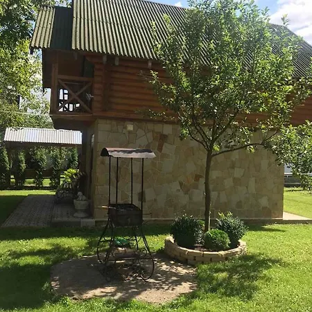 Yablunevyi Tsvit Yaremche