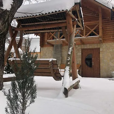 Country house Yablunevyi Tsvit