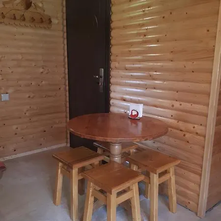 Landhuis Yablunevyi Tsvit