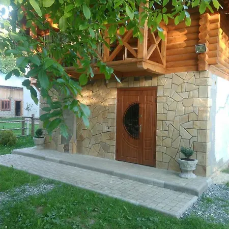 Yablunevyi Tsvit