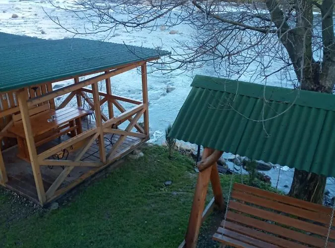Yablunevyi Tsvit